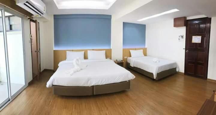 בנגקוק Beerapan Hotel מראה חיצוני תמונה