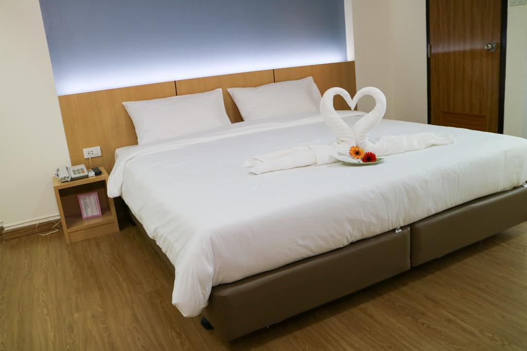 בנגקוק Beerapan Hotel מראה חיצוני תמונה