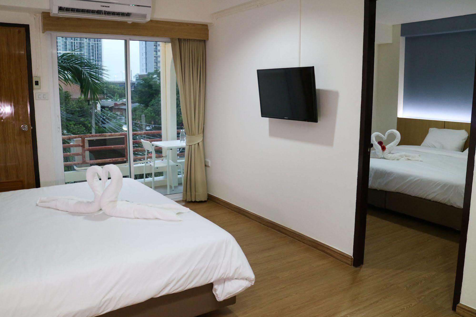 בנגקוק Beerapan Hotel מראה חיצוני תמונה