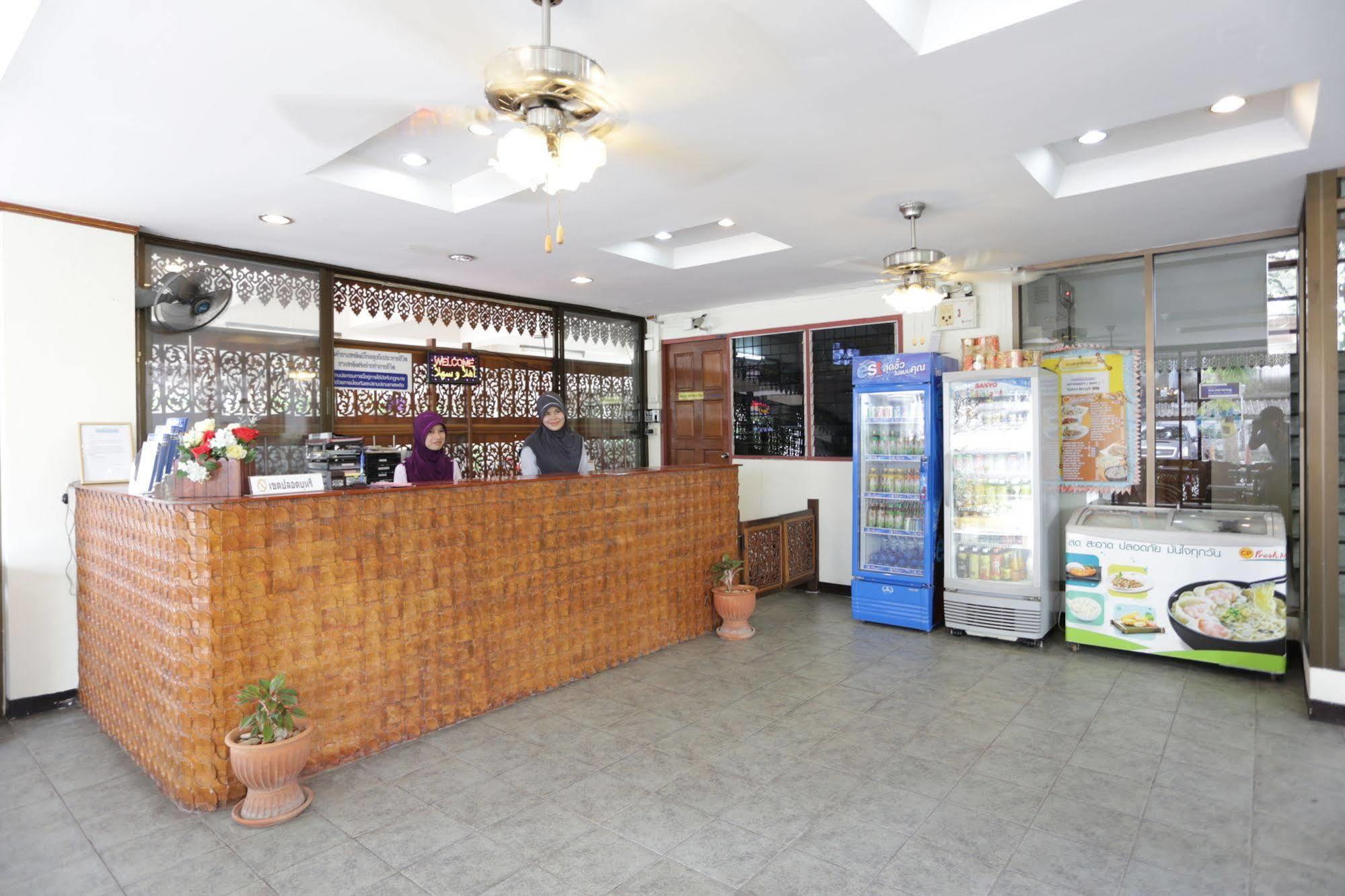 בנגקוק Beerapan Hotel מראה חיצוני תמונה