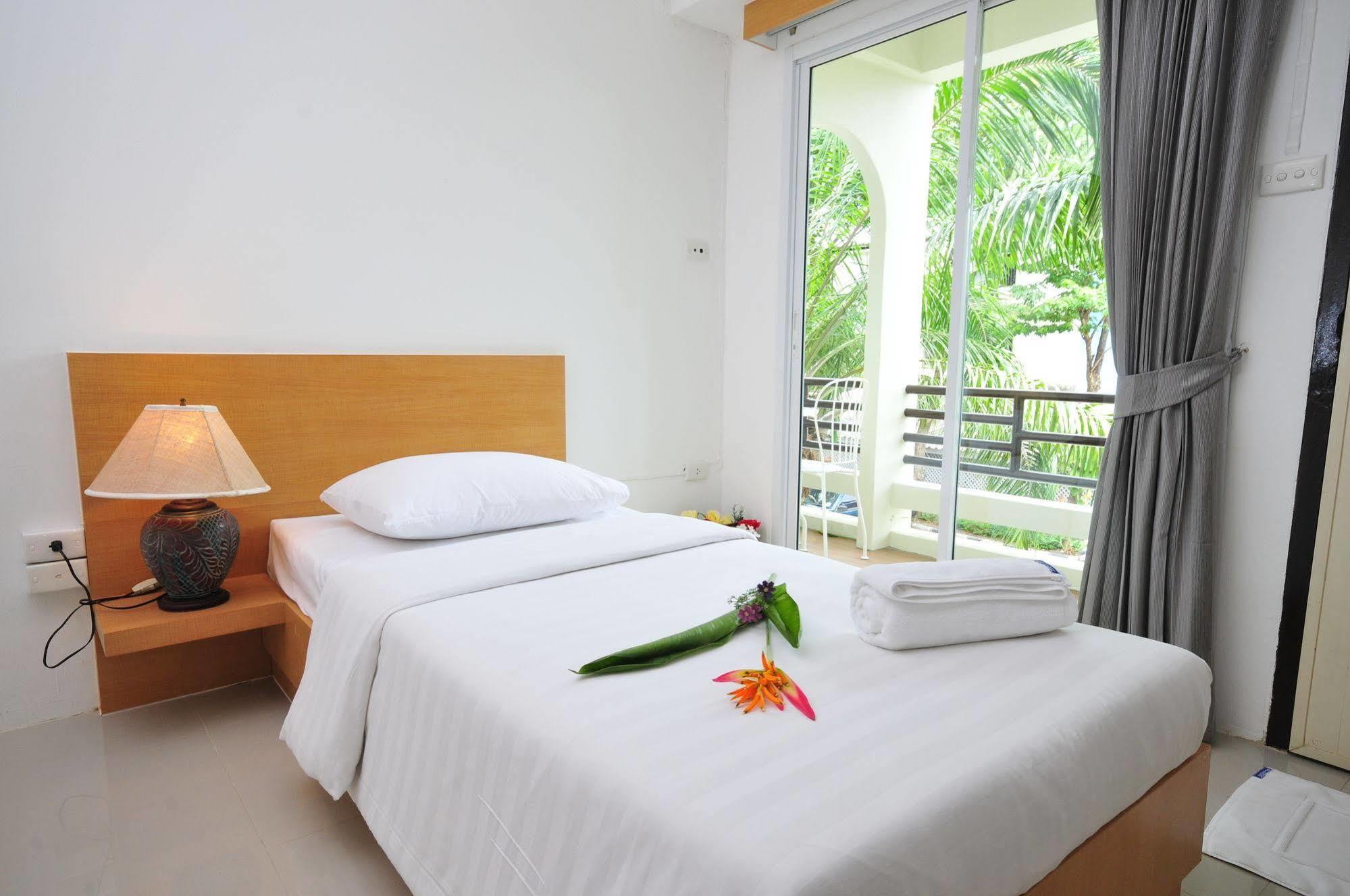 בנגקוק Beerapan Hotel מראה חיצוני תמונה