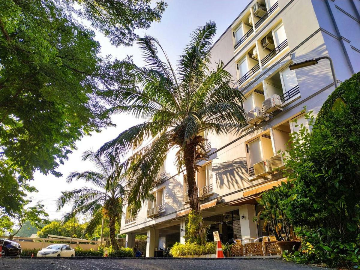 בנגקוק Beerapan Hotel מראה חיצוני תמונה