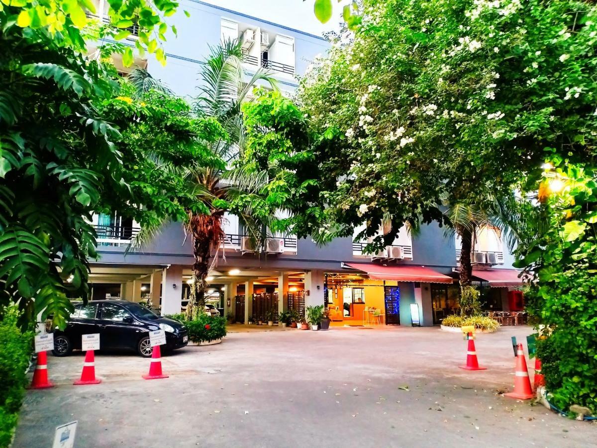 בנגקוק Beerapan Hotel מראה חיצוני תמונה