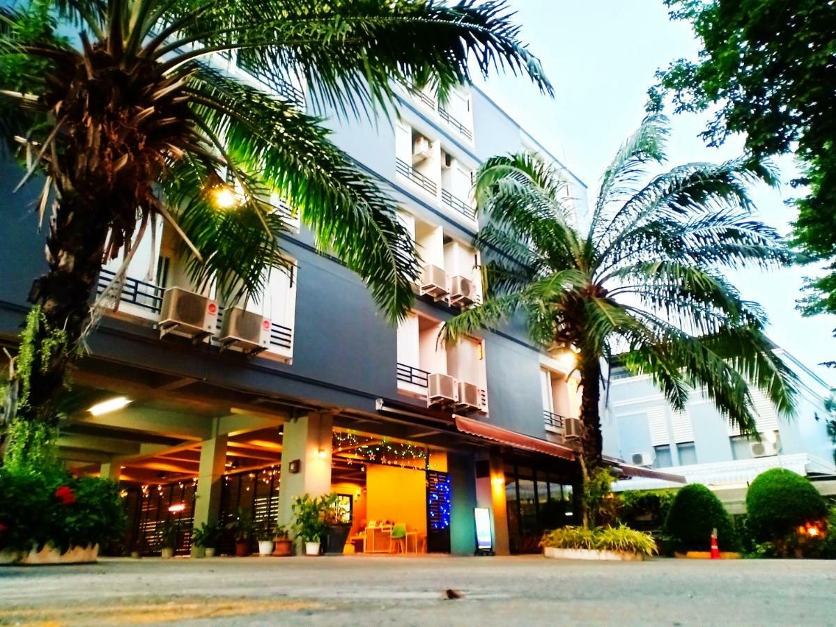 בנגקוק Beerapan Hotel מראה חיצוני תמונה